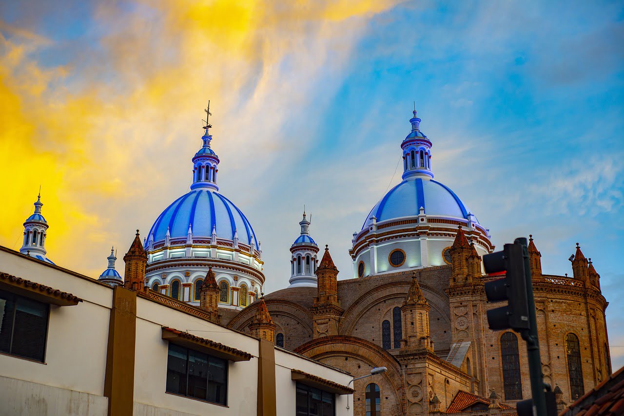 Explora la belleza arquitectónica y cultural de la Catedral de Quito